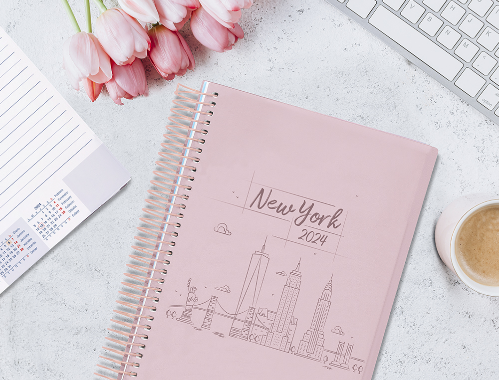 AGENDA ESPIRAL LIDERPAPEL GAZI A4 2024 DIA PAGINA PORTADA POLIPROPILENO PAPEL 70 GR NEW YORK