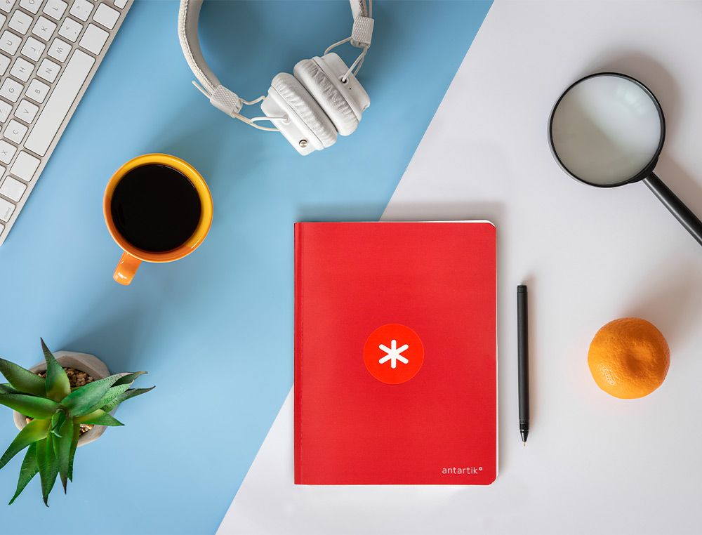 LIBRETA LIDERPAPEL ANTARTIK A5+ PLUS COSIDA 48 HOJAS 90G/M2 LISO SIN MARGEN 6 COLORES SURTIDOS